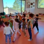 Bailes en la escuela de verano