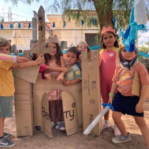Murales temáticos de la escuela de verano de Komba