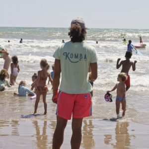 Monitor Komba Escuela de verano en la playa de Valencia